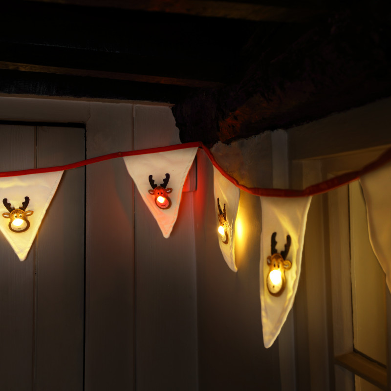 9 REINDEER BUNTING WITH WARM WHITE BERRY LIGHTS