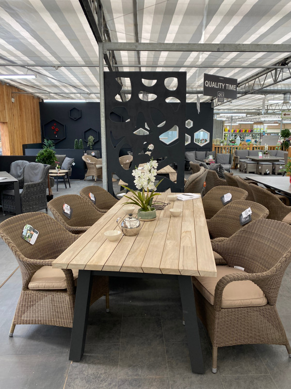 4 Seasons- Sussex Dining set photo