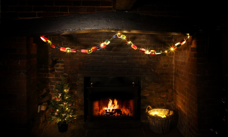 2.2M DIY PAPER CHAIN WITH 20 WARM WHITE LED FLEXI WIRE LIGHT photo