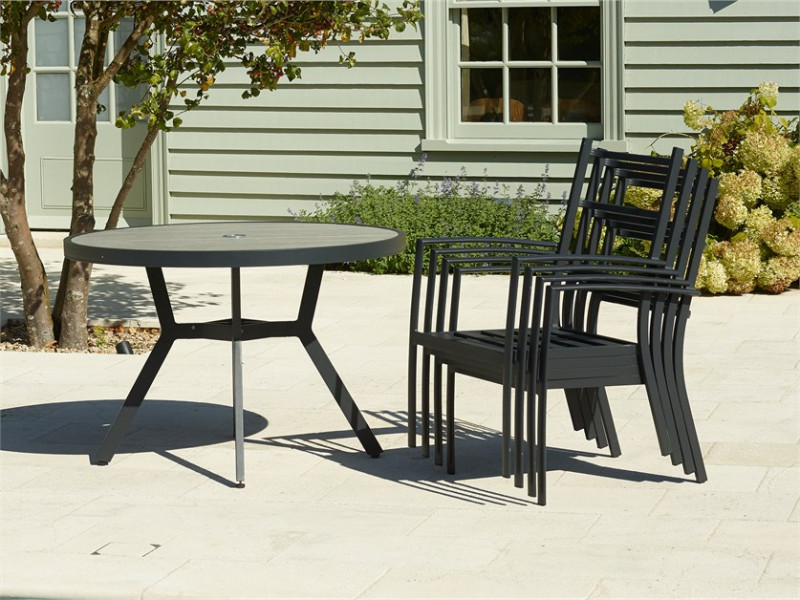 Seville 4 Seat Round Dining Set, Valencia Chairs Parasol & Base photo
