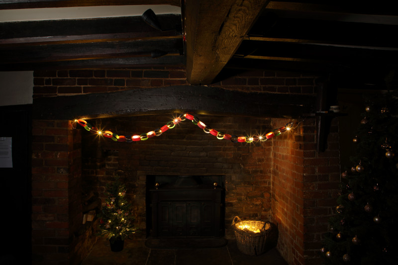 2.2M DIY PATTERNED PAPER CHAIN WITH 20 WARM WHITE LED FLEXI WIRE LIGHT photo