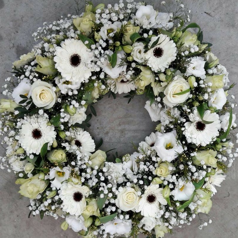 Cream Wreath